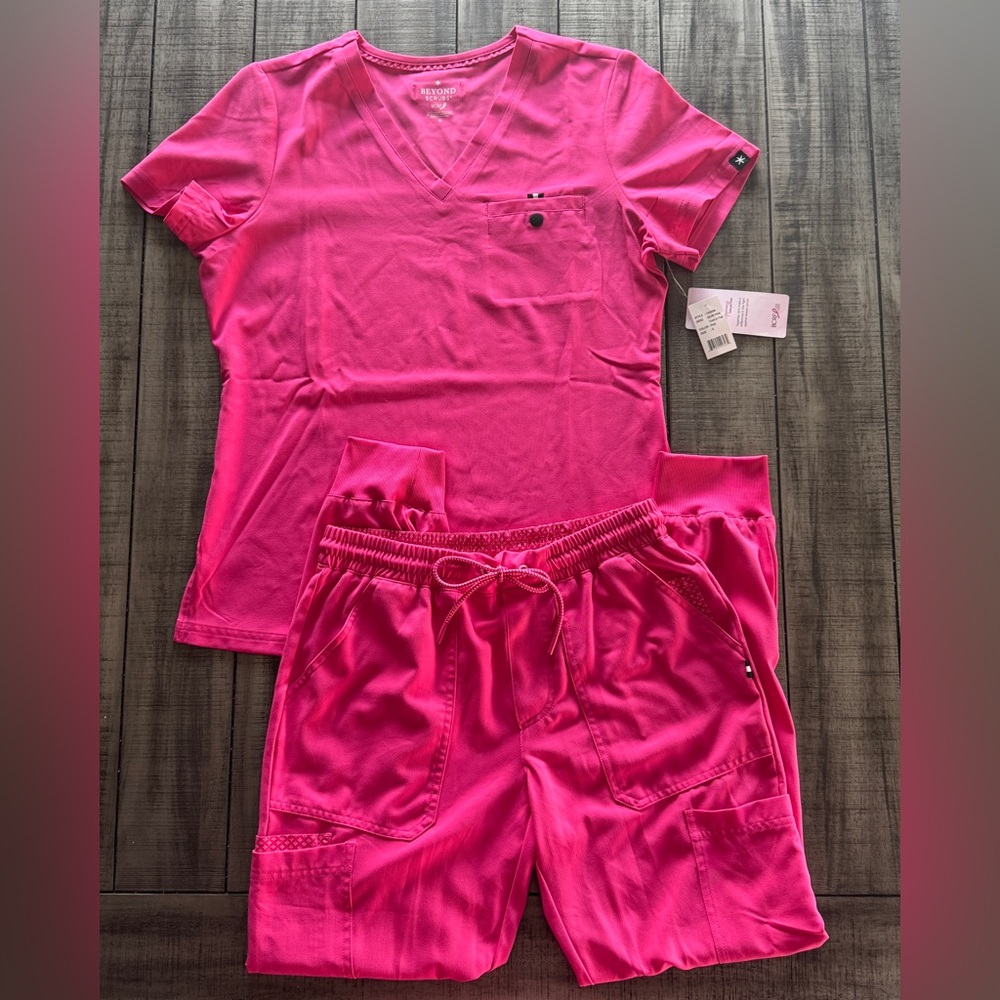 NWT breast cancer scrub set